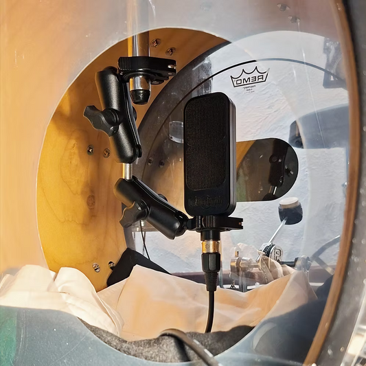 DrAlienSmith Deluxe Kick Mount : la pince qui remplace le pied de micro sur la grosse caisse