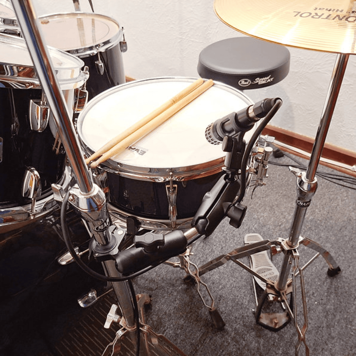 DrAlienSmith Deluxe Kick Mount - Cool Kids Audio